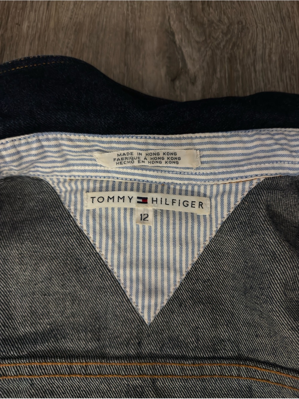 Tommy Hilfiger SZ 12 dark blue denim dress. Cap sleeve snap front. - Picture 6 of 12